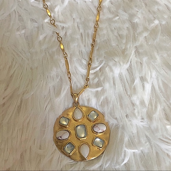 STELLA & DOT gold tone pendant necklace - Picture 4 of 4